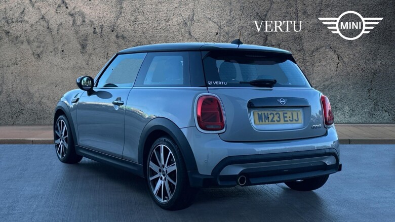 MINI Hatchback 1.5 Cooper Classic Premium 3dr Petrol Hatchback